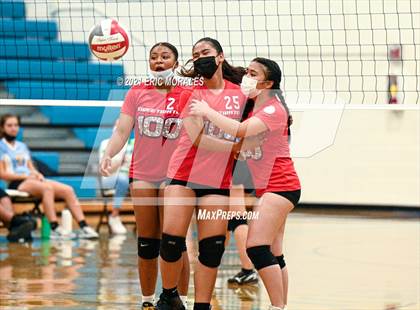 Thumbnail 2 in Sweetwater @ San Ysidro photogallery.