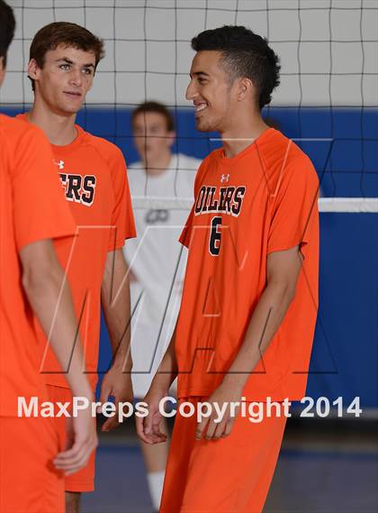 Thumbnail 1 in Huntington Beach vs. Loyola (CIF SoCal D1 Regional Final) photogallery.