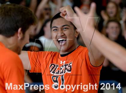 Thumbnail 1 in Huntington Beach vs. Loyola (CIF SoCal D1 Regional Final) photogallery.
