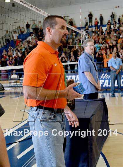 Thumbnail 3 in Huntington Beach vs. Loyola (CIF SoCal D1 Regional Final) photogallery.