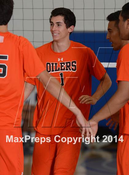 Thumbnail 1 in Huntington Beach vs. Loyola (CIF SoCal D1 Regional Final) photogallery.