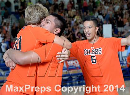 Thumbnail 1 in Huntington Beach vs. Loyola (CIF SoCal D1 Regional Final) photogallery.