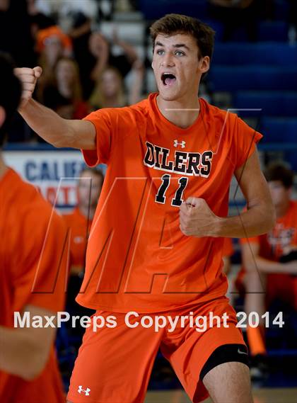 Thumbnail 1 in Huntington Beach vs. Loyola (CIF SoCal D1 Regional Final) photogallery.