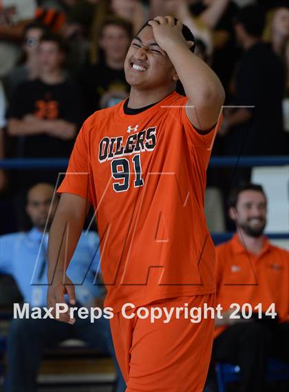 Thumbnail 2 in Huntington Beach vs. Loyola (CIF SoCal D1 Regional Final) photogallery.