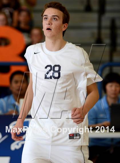 Thumbnail 1 in Huntington Beach vs. Loyola (CIF SoCal D1 Regional Final) photogallery.