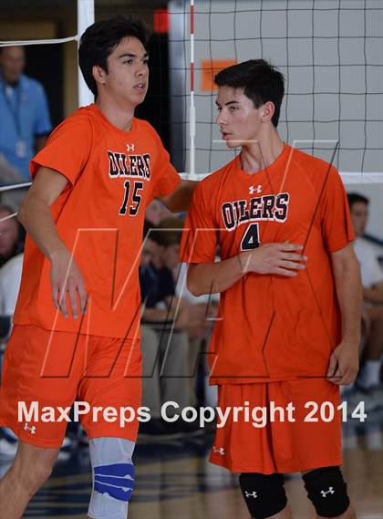 Thumbnail 1 in Huntington Beach vs. Loyola (CIF SoCal D1 Regional Final) photogallery.