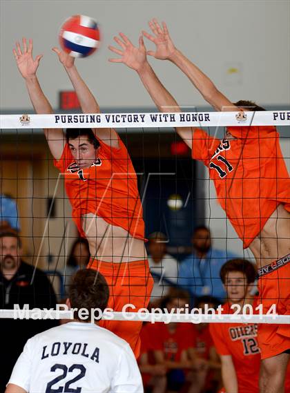 Thumbnail 1 in Huntington Beach vs. Loyola (CIF SoCal D1 Regional Final) photogallery.