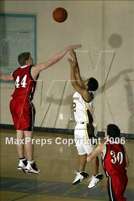 Thumbnail 2 in Montgomery vs. Frances Parker (Torrey Pines Holiday Classic) photogallery.