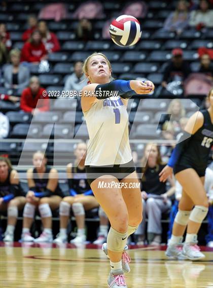 Thumbnail 3 in Columbus vs. Gunter (UIL 3A Volleyball Semifinal) photogallery.