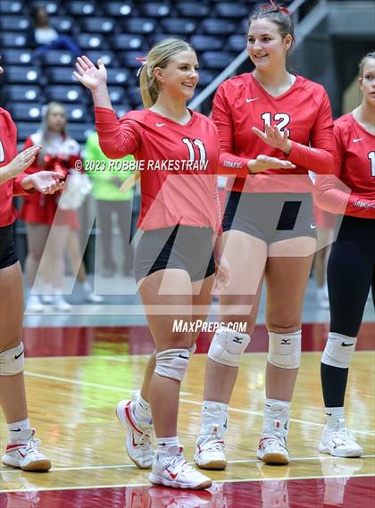 Thumbnail 1 in Columbus vs. Gunter (UIL 3A Volleyball Semifinal) photogallery.