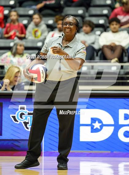 Thumbnail 2 in Columbus vs. Gunter (UIL 3A Volleyball Semifinal) photogallery.