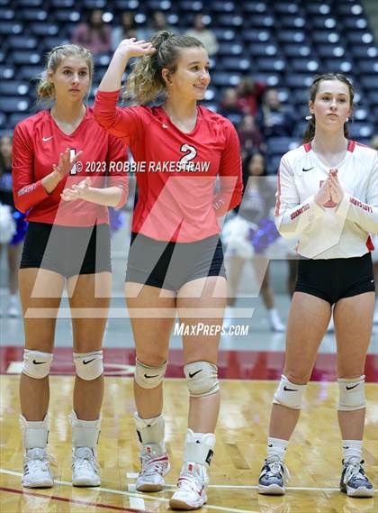 Thumbnail 2 in Columbus vs. Gunter (UIL 3A Volleyball Semifinal) photogallery.