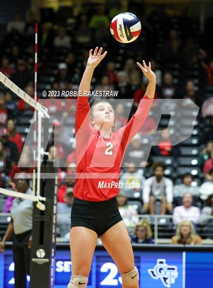 Thumbnail 1 in Columbus vs. Gunter (UIL 3A Volleyball Semifinal) photogallery.