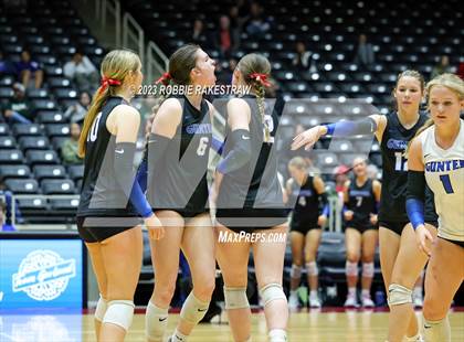 Thumbnail 2 in Columbus vs. Gunter (UIL 3A Volleyball Semifinal) photogallery.