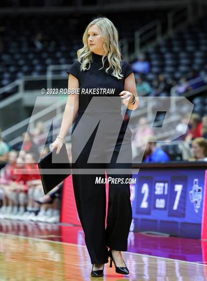 Thumbnail 3 in Columbus vs. Gunter (UIL 3A Volleyball Semifinal) photogallery.