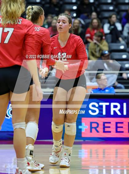 Thumbnail 3 in Columbus vs. Gunter (UIL 3A Volleyball Semifinal) photogallery.