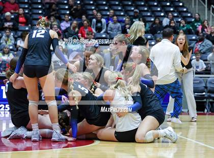 Thumbnail 3 in Columbus vs. Gunter (UIL 3A Volleyball Semifinal) photogallery.