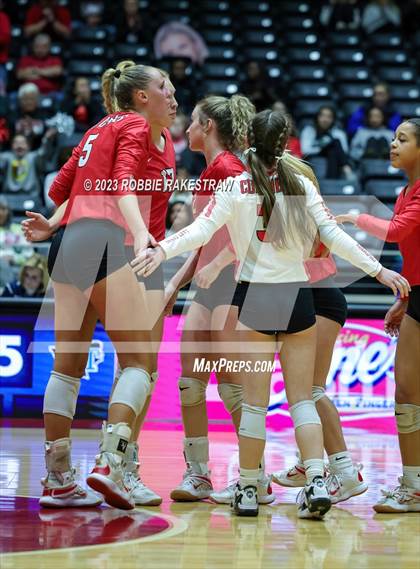 Thumbnail 1 in Columbus vs. Gunter (UIL 3A Volleyball Semifinal) photogallery.
