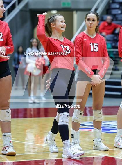 Thumbnail 2 in Columbus vs. Gunter (UIL 3A Volleyball Semifinal) photogallery.
