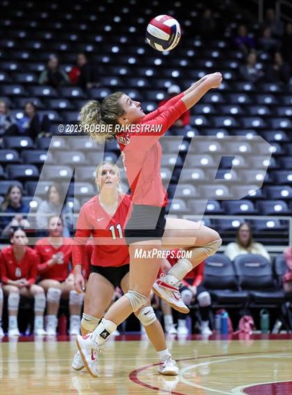 Thumbnail 3 in Columbus vs. Gunter (UIL 3A Volleyball Semifinal) photogallery.