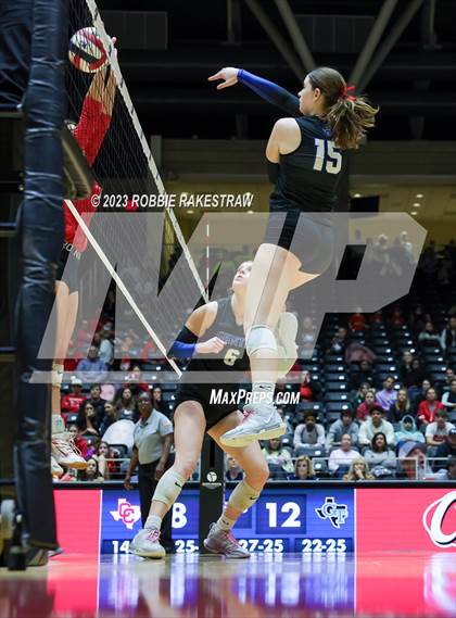 Thumbnail 2 in Columbus vs. Gunter (UIL 3A Volleyball Semifinal) photogallery.
