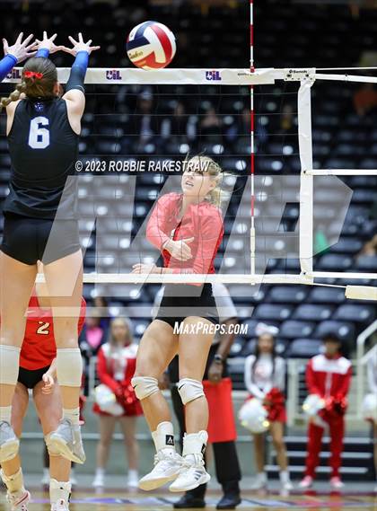 Thumbnail 2 in Columbus vs. Gunter (UIL 3A Volleyball Semifinal) photogallery.
