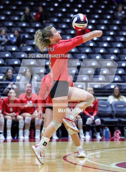 Thumbnail 2 in Columbus vs. Gunter (UIL 3A Volleyball Semifinal) photogallery.