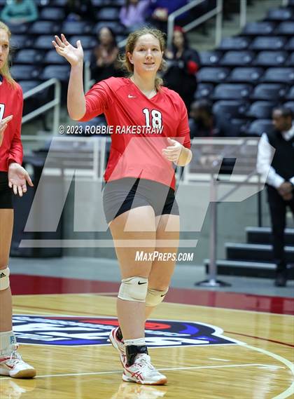 Thumbnail 1 in Columbus vs. Gunter (UIL 3A Volleyball Semifinal) photogallery.