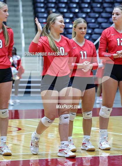 Thumbnail 2 in Columbus vs. Gunter (UIL 3A Volleyball Semifinal) photogallery.