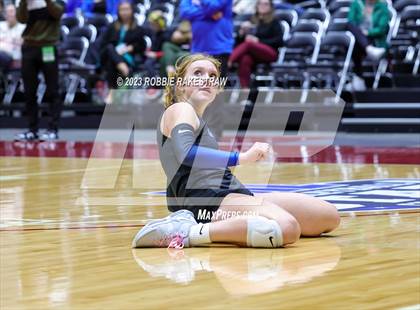 Thumbnail 3 in Columbus vs. Gunter (UIL 3A Volleyball Semifinal) photogallery.
