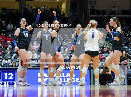 Thumbnail 2 in Columbus vs. Gunter (UIL 3A Volleyball Semifinal) photogallery.