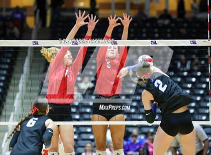 Thumbnail 3 in Columbus vs. Gunter (UIL 3A Volleyball Semifinal) photogallery.