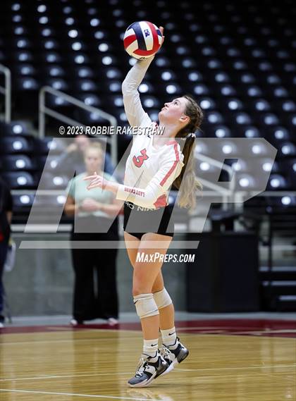 Thumbnail 2 in Columbus vs. Gunter (UIL 3A Volleyball Semifinal) photogallery.