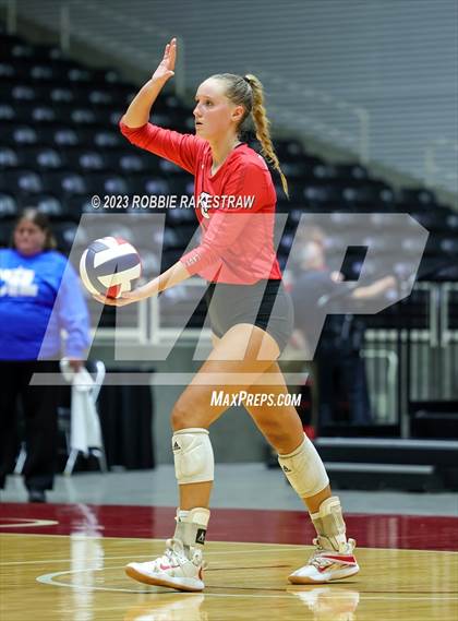 Thumbnail 3 in Columbus vs. Gunter (UIL 3A Volleyball Semifinal) photogallery.