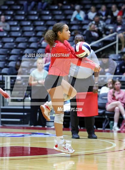 Thumbnail 3 in Columbus vs. Gunter (UIL 3A Volleyball Semifinal) photogallery.