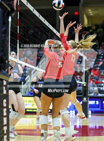 Thumbnail 1 in Columbus vs. Gunter (UIL 3A Volleyball Semifinal) photogallery.