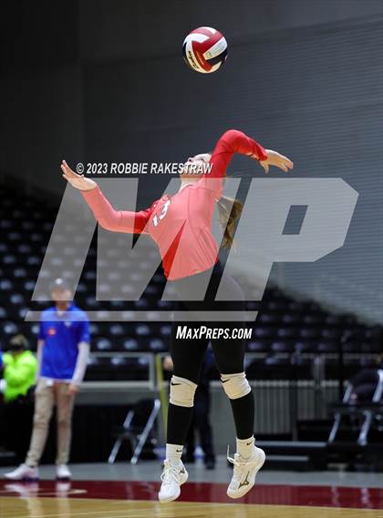 Thumbnail 1 in Columbus vs. Gunter (UIL 3A Volleyball Semifinal) photogallery.