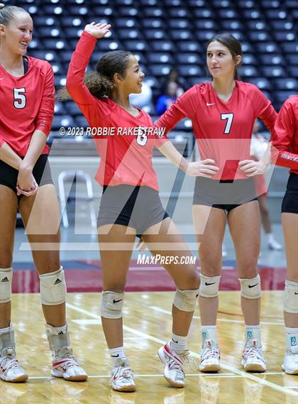 Thumbnail 1 in Columbus vs. Gunter (UIL 3A Volleyball Semifinal) photogallery.