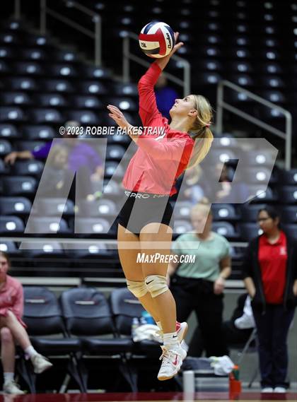 Thumbnail 3 in Columbus vs. Gunter (UIL 3A Volleyball Semifinal) photogallery.