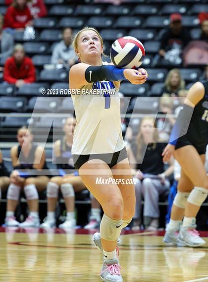 Thumbnail 2 in Columbus vs. Gunter (UIL 3A Volleyball Semifinal) photogallery.