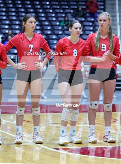 Thumbnail 3 in Columbus vs. Gunter (UIL 3A Volleyball Semifinal) photogallery.
