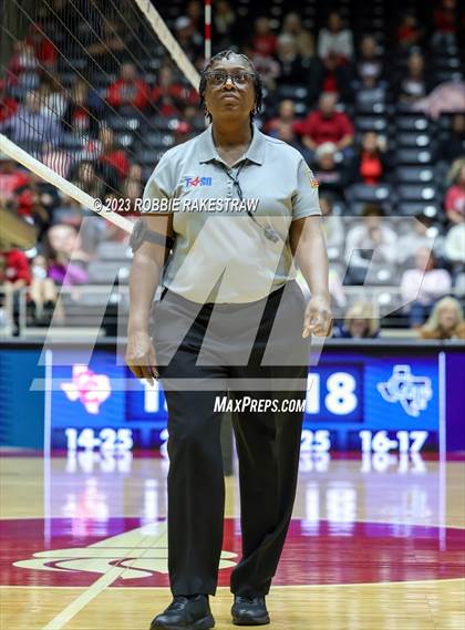 Thumbnail 2 in Columbus vs. Gunter (UIL 3A Volleyball Semifinal) photogallery.