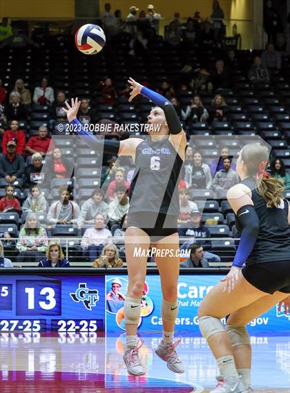 Thumbnail 3 in Columbus vs. Gunter (UIL 3A Volleyball Semifinal) photogallery.