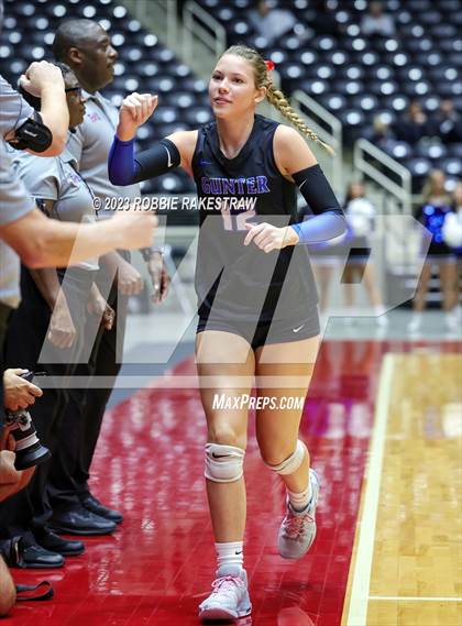 Thumbnail 3 in Columbus vs. Gunter (UIL 3A Volleyball Semifinal) photogallery.