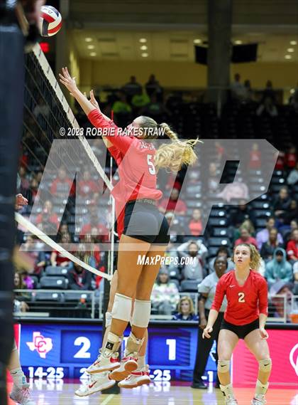 Thumbnail 1 in Columbus vs. Gunter (UIL 3A Volleyball Semifinal) photogallery.