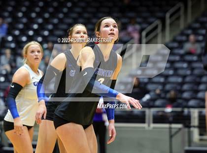 Thumbnail 2 in Columbus vs. Gunter (UIL 3A Volleyball Semifinal) photogallery.