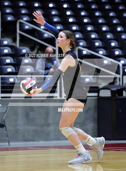 Thumbnail 2 in Columbus vs. Gunter (UIL 3A Volleyball Semifinal) photogallery.
