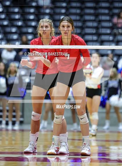 Thumbnail 3 in Columbus vs. Gunter (UIL 3A Volleyball Semifinal) photogallery.