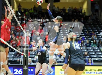 Thumbnail 2 in Columbus vs. Gunter (UIL 3A Volleyball Semifinal) photogallery.