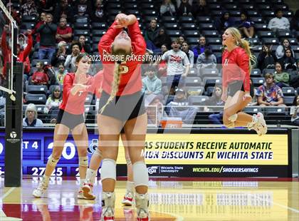 Thumbnail 3 in Columbus vs. Gunter (UIL 3A Volleyball Semifinal) photogallery.